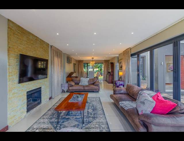 4 BEDROOM HOUSE FOR SALE IN MONTROSE